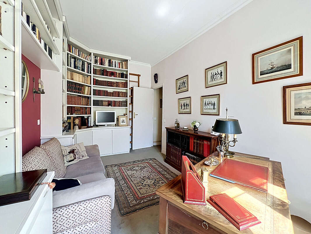 Appartement à SURESNES