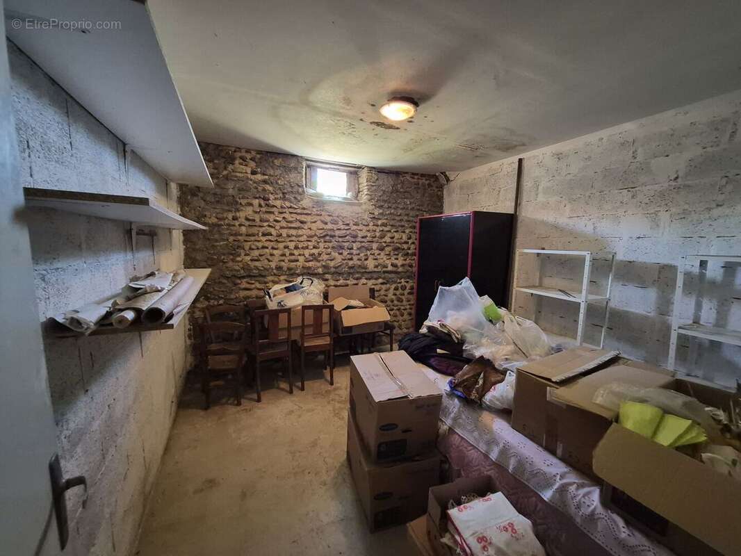 À vendre, proche de Tarbes (Hautes-Pyrénées): maison de plain-pied (ancienne fermette) à rénover avec grenier, garage, cour priv - photo 17