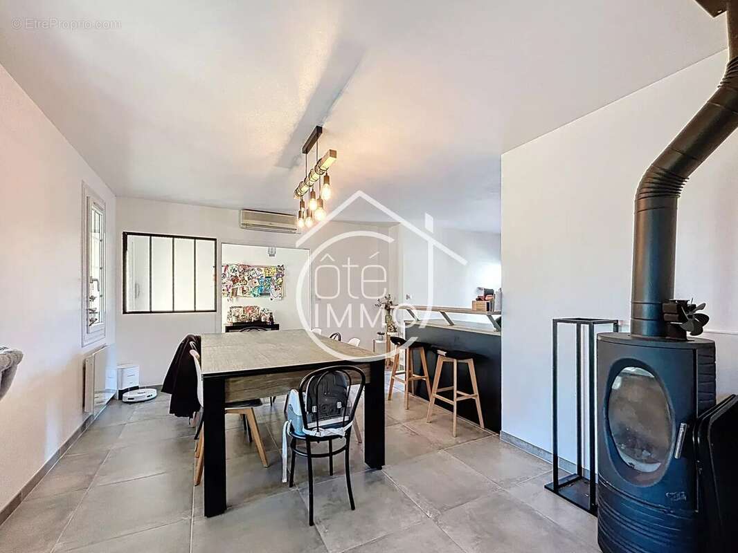 Maison à SAINT-PHILIPPE-D&#039;AIGUILLE