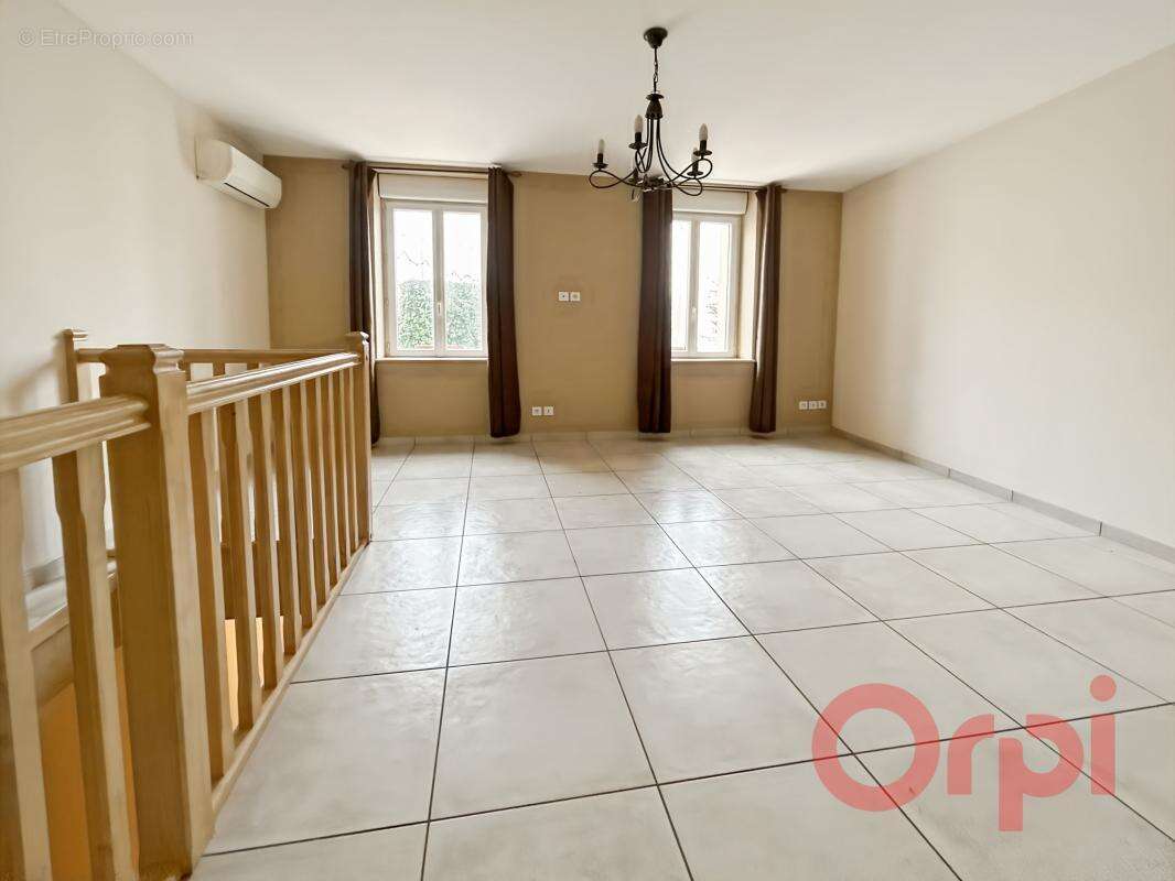 A vendre : Maison de Village rénovée avec garage au cœur de Sérignan - photo 5