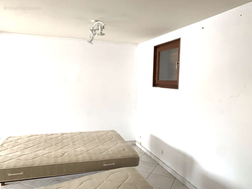 Commerce à ALBIEZ-MONTROND