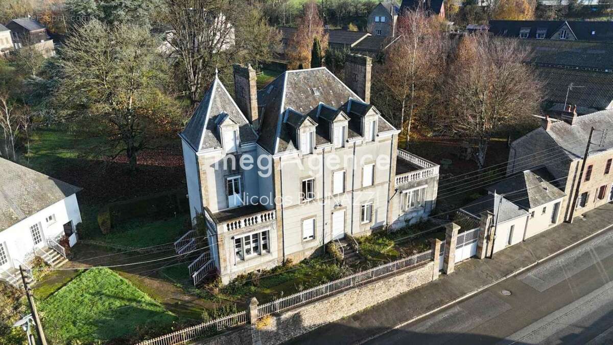 Demeure de caractère de 361 m² avec parc arboré de 3 900 m² – Un bien rare aux multiples possibilités - photo 2
