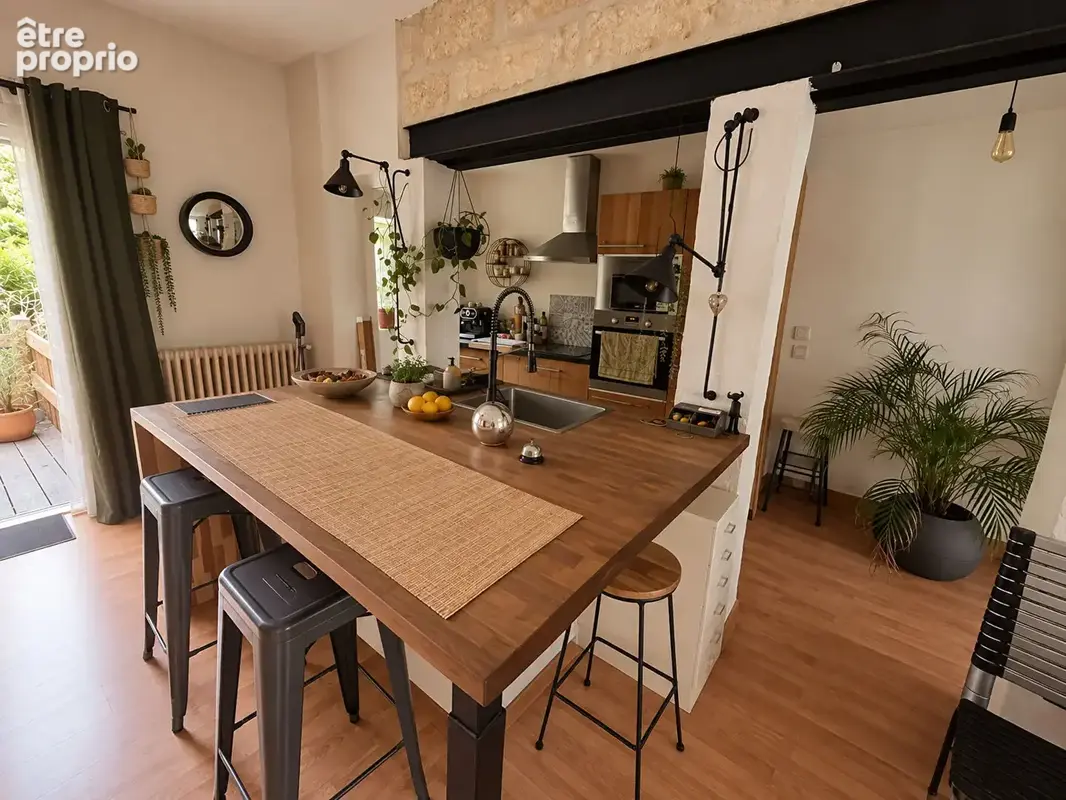 BAS CENON - Echoppe en pierre 3 pièces de 85 m² avec jardin de 294m² - photo 4