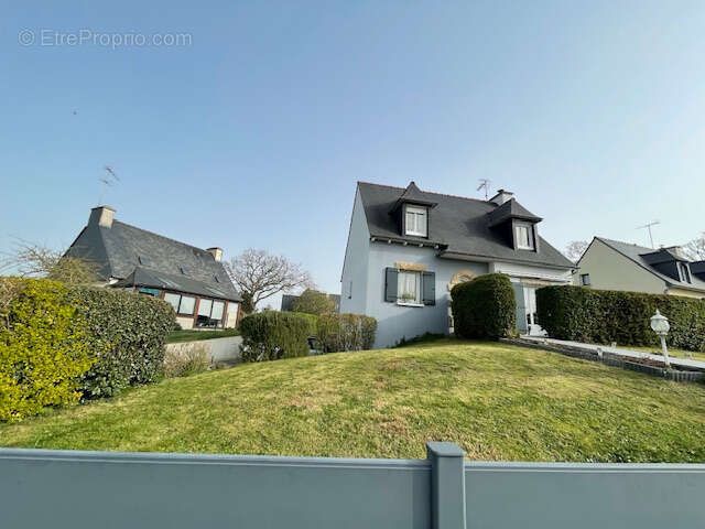 Maison à YFFINIAC