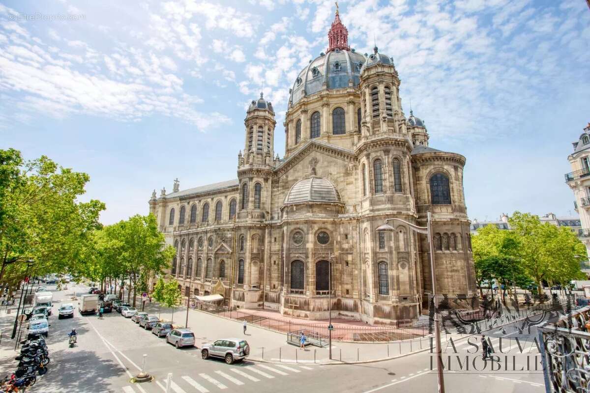 Appartement à PARIS-8E