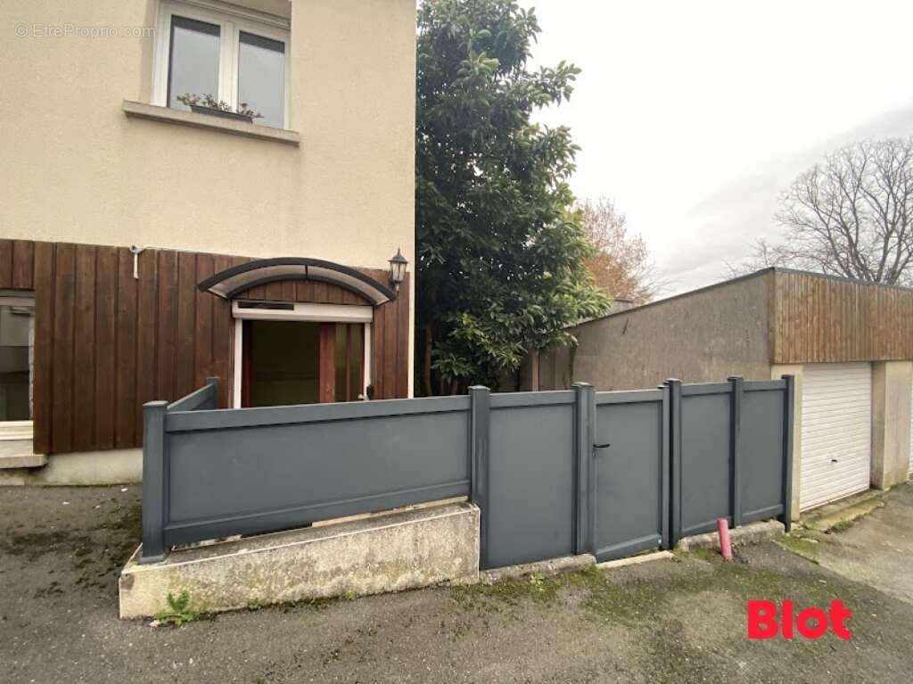 Appartement à JANZE