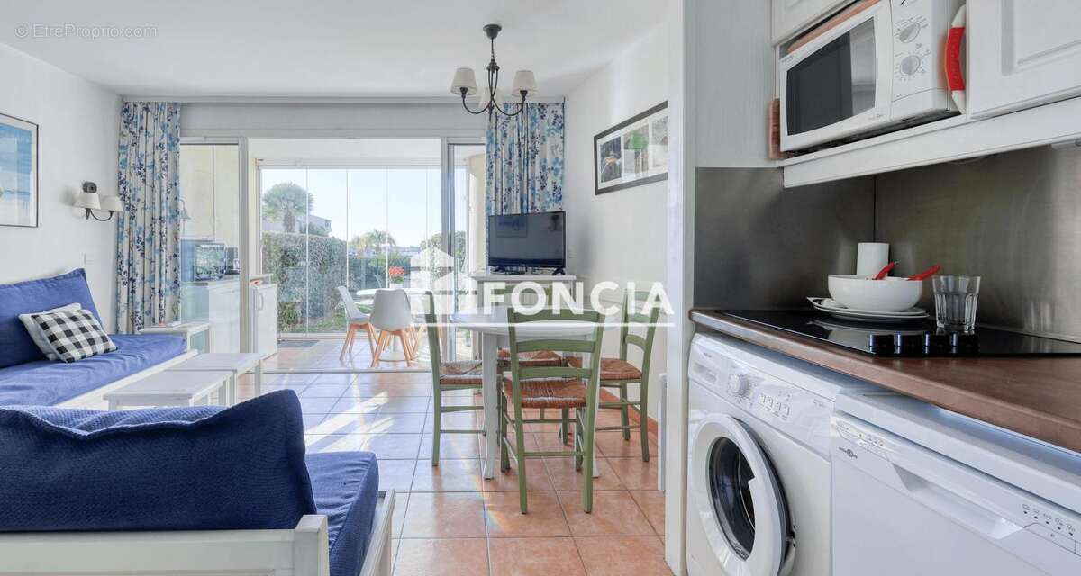 Appartement à SIX-FOURS-LES-PLAGES