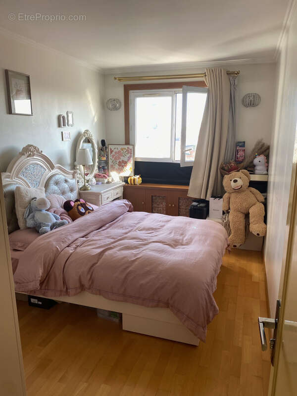 Appartement à PARIS-20E