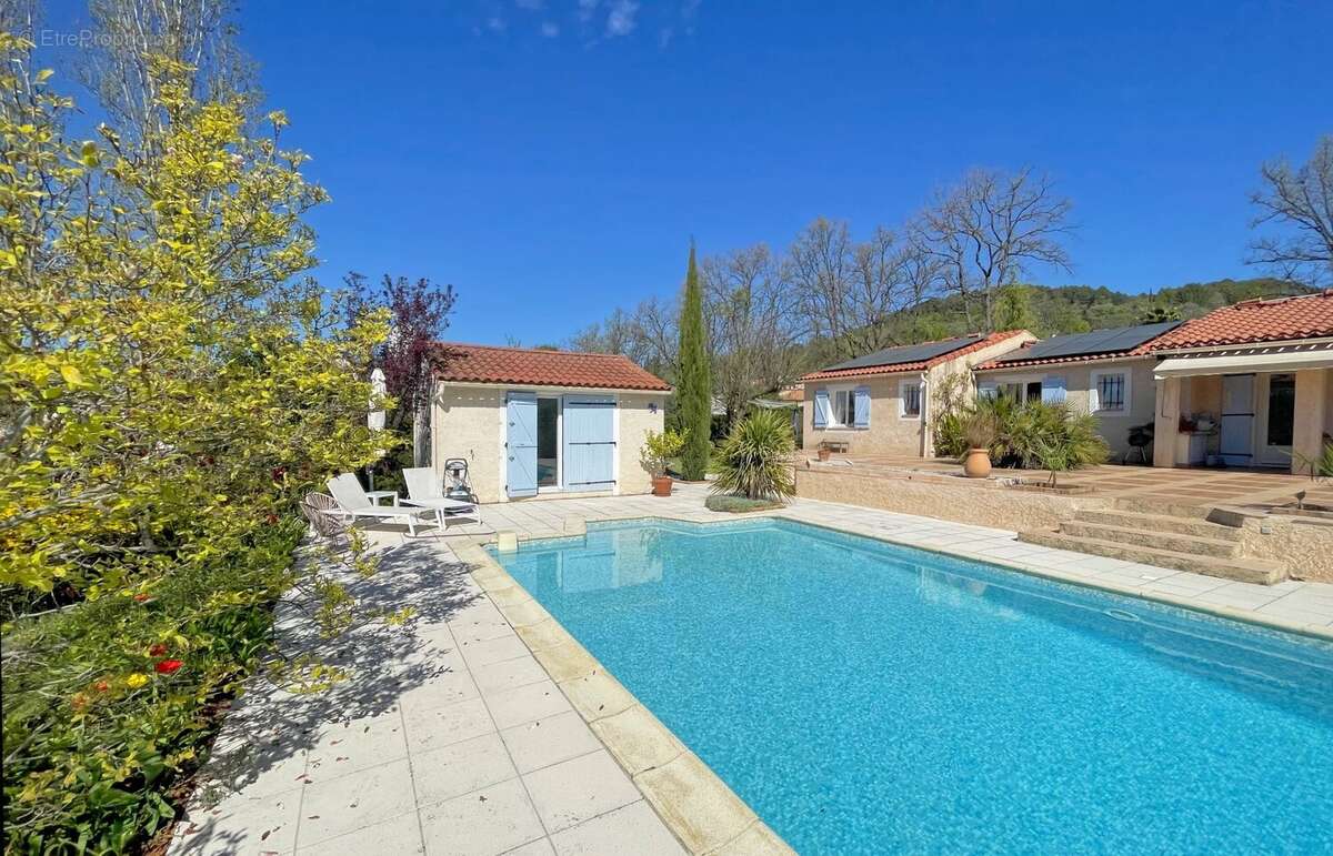 Maison à TOURRETTES