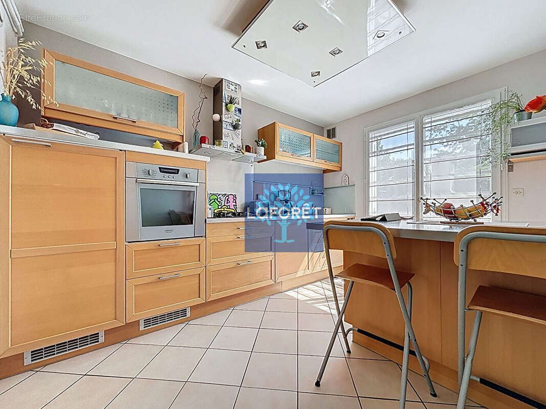 Maison à VERT-SAINT-DENIS