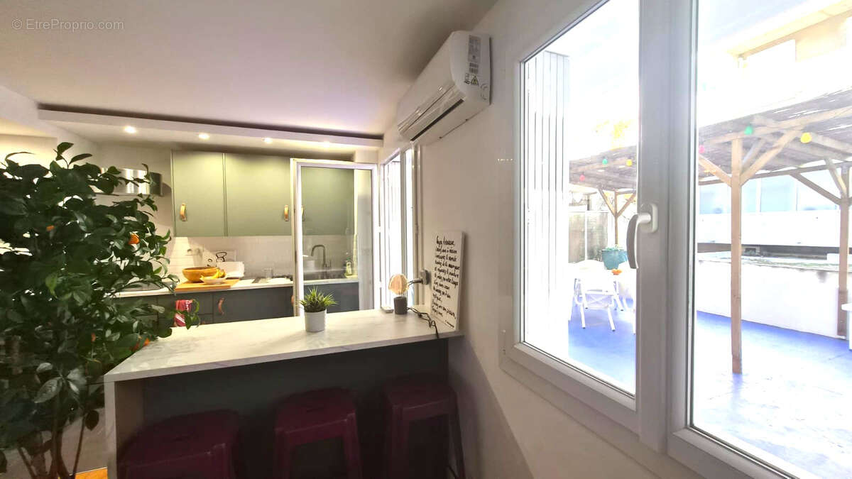 Appartement à MARSEILLE-6E