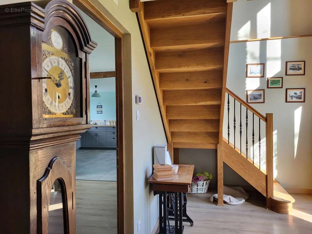 Maison à SAINT-PRIEST-LA-PLAINE