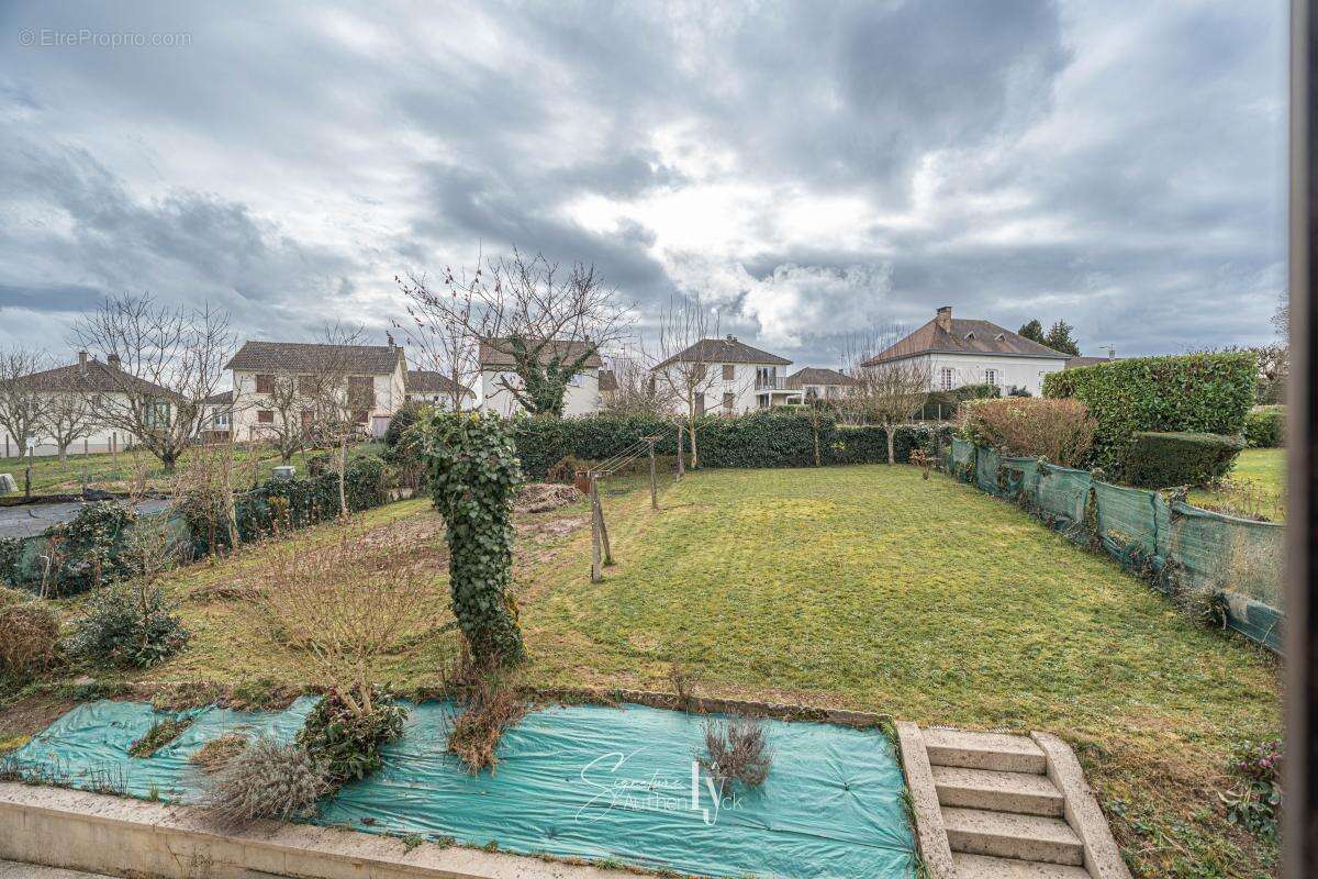 Maison à MAGNAC-BOURG