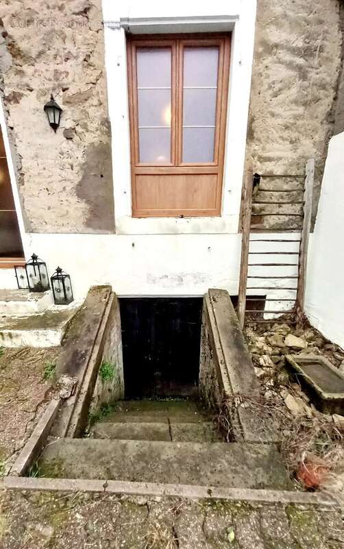 Maison à SAINT-BASLEMONT