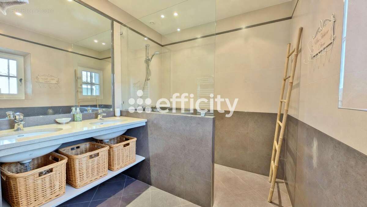 Maison à MAUSSANE-LES-ALPILLES