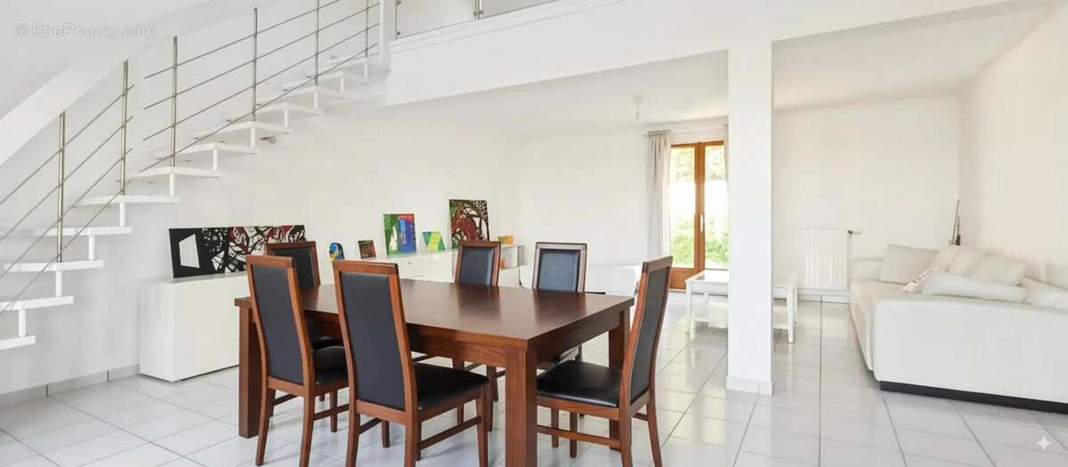 Maison 5 pièces de 133 m2 en vente, située Brezolles - photo 2