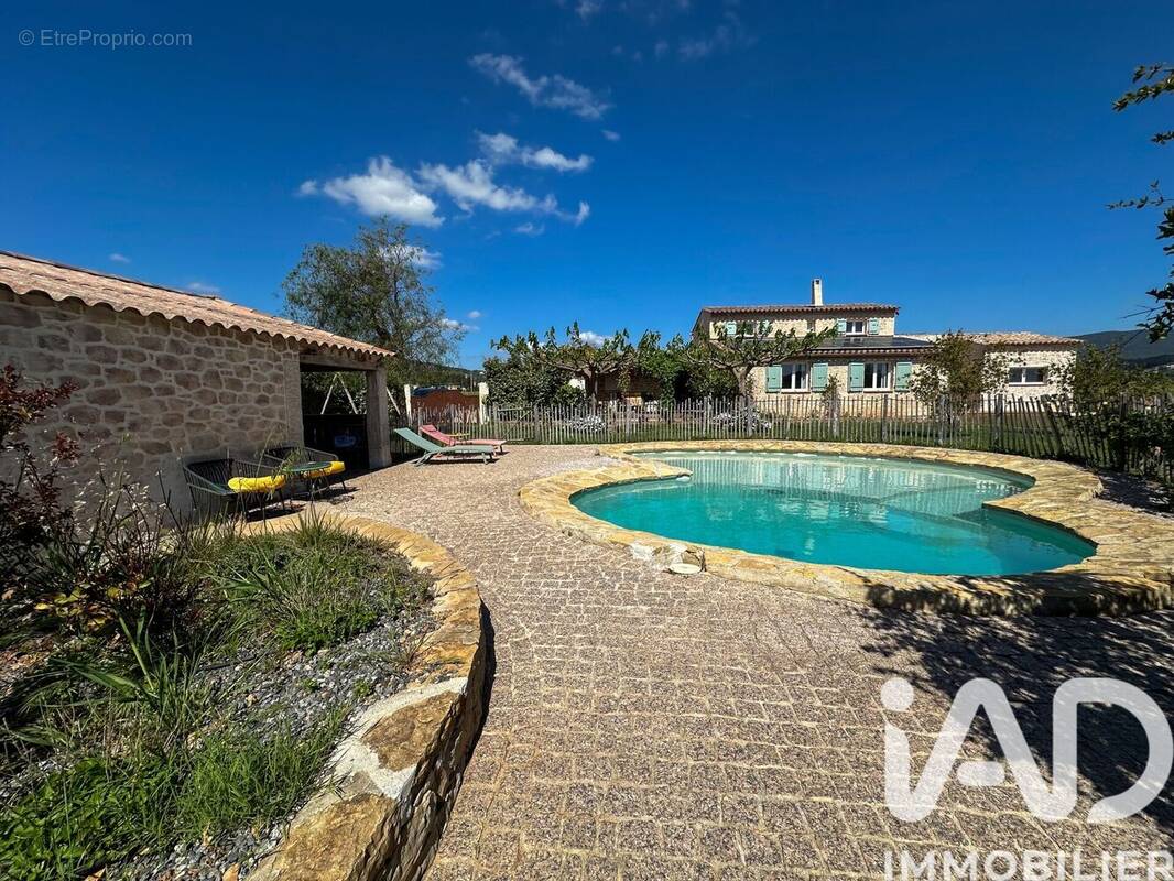 Photo 1 - Maison à CUERS