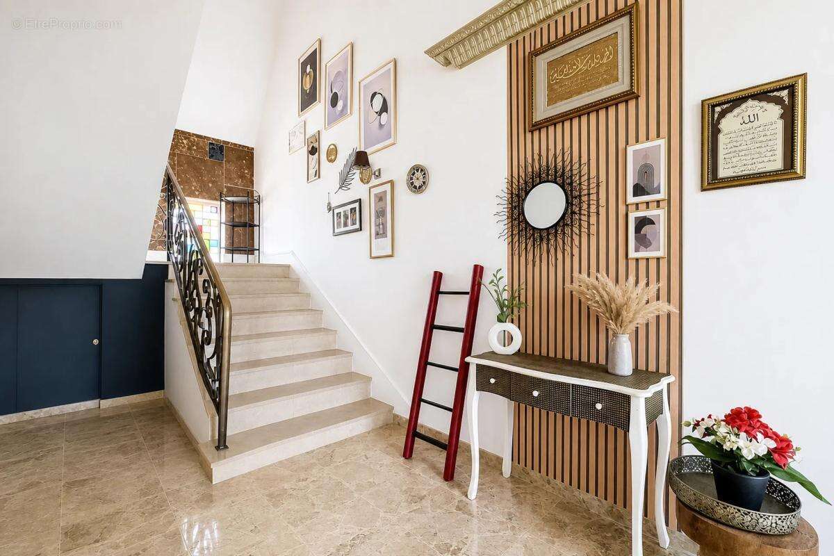 Maison de 8 pièces de 258 m² à Château-Gontier - photo 13