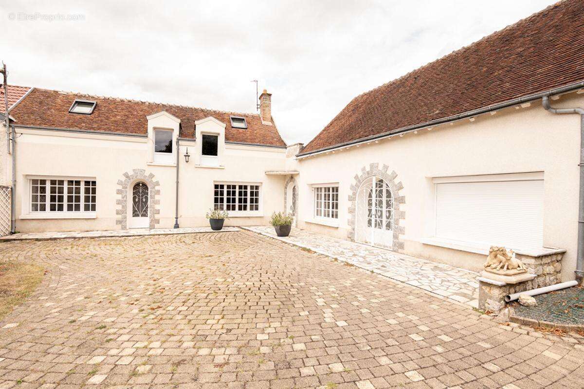 Maison à CONTRES