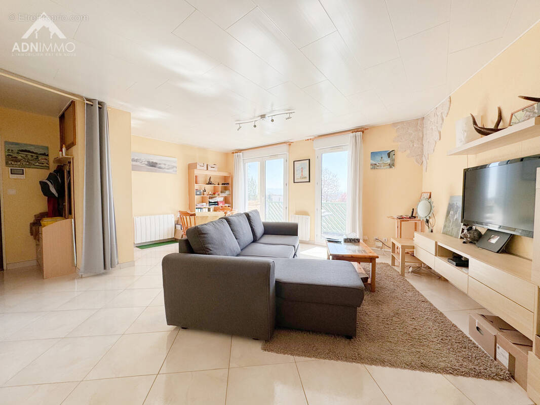 Appartement à THOIRY