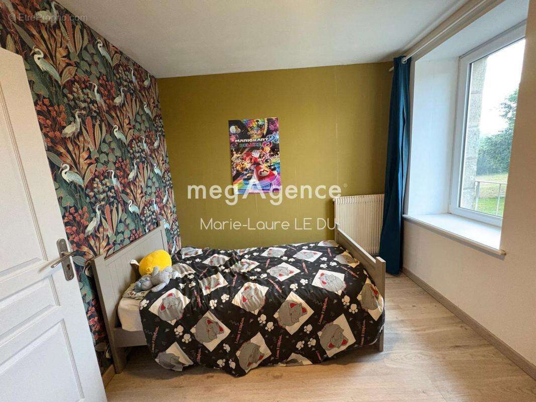 Maison de caractere avec dépendances sur terrain 18500m² environ - photo 16