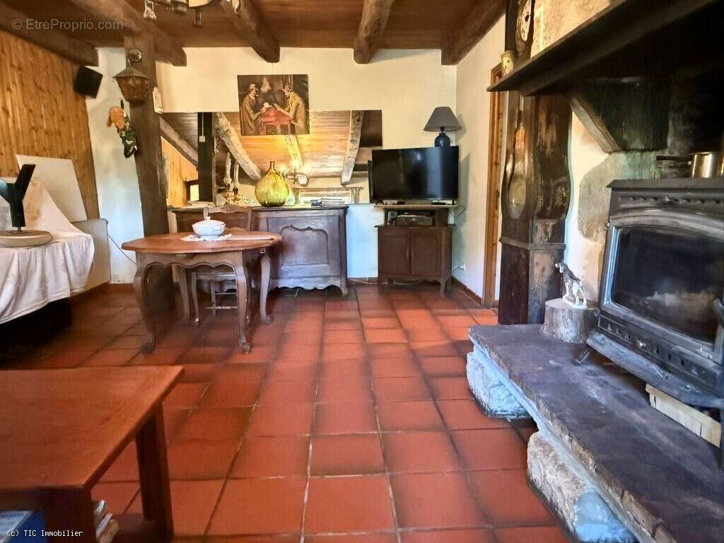 Maison de Campagne au Calme Avec 3 Chambres et Terrain - photo 7