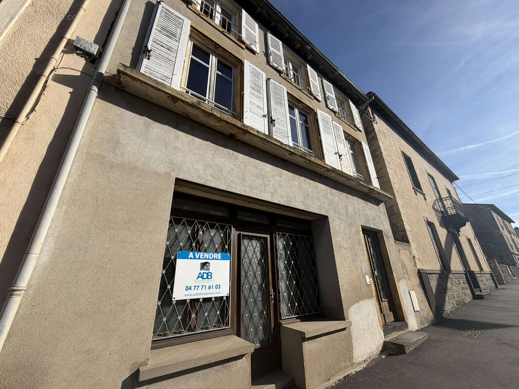 Maison à SAINT-SYMPHORIEN-DE-LAY