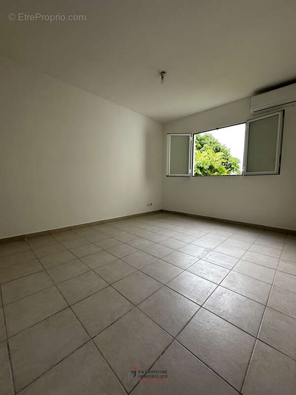 Appartement à PETIT-BOURG