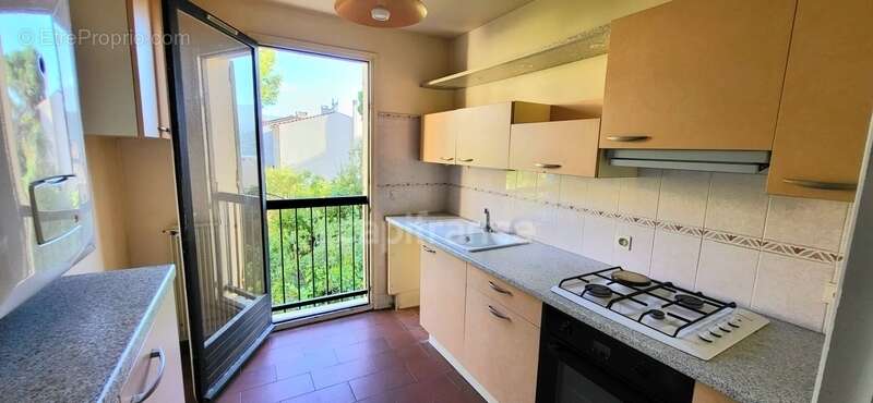 Vue mer panoramique sur le golfe de Saint-Florent – Appartement T3 avec loggia, cave et parking - photo 7