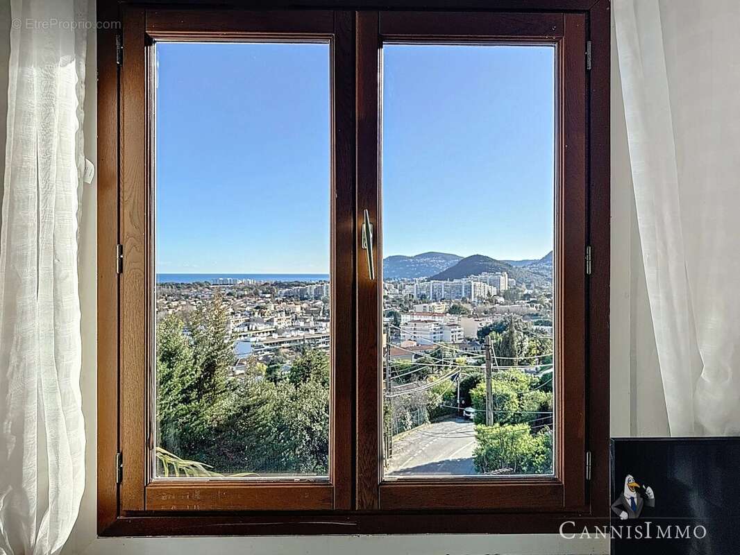 Appartement à MANDELIEU-LA-NAPOULE
