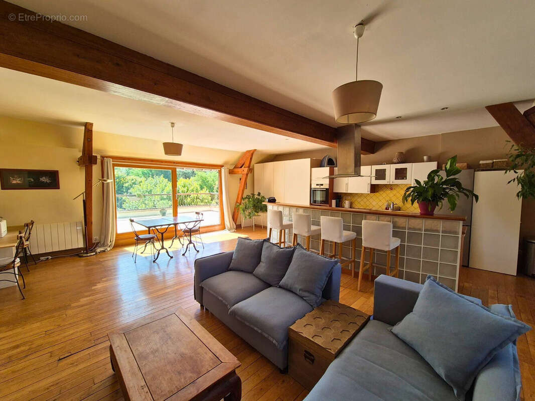 Appartement à HERICY