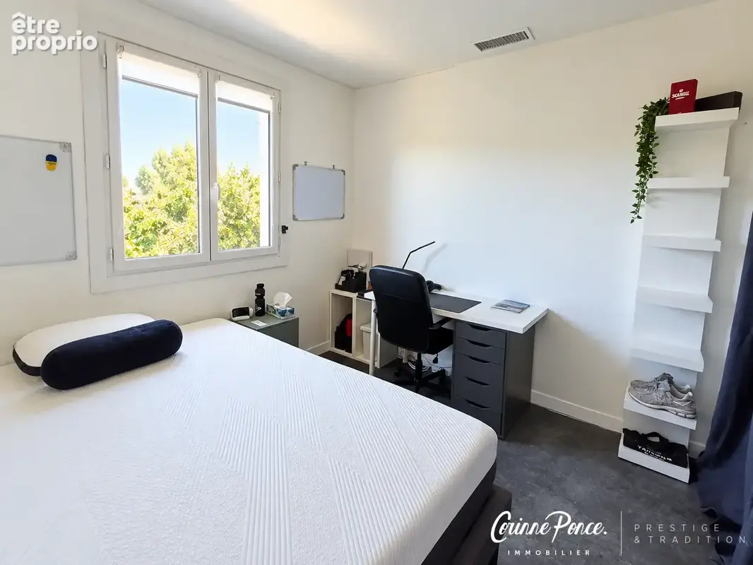 Villa rénovée contemporaine avec piscine, dépendance et atelier - photo 17