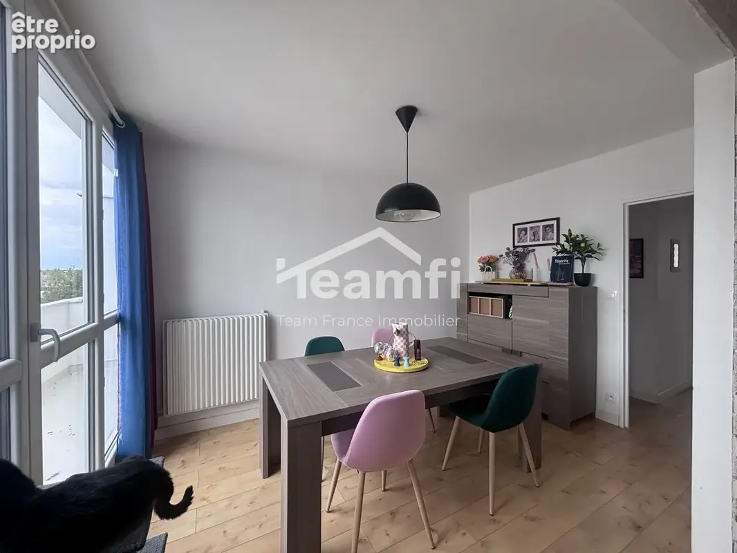Appartement 71 m² à Fleury-Les-Aubrais  - photo 2