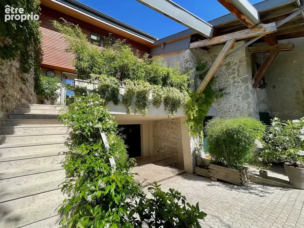 Maison à DIVONNE-LES-BAINS