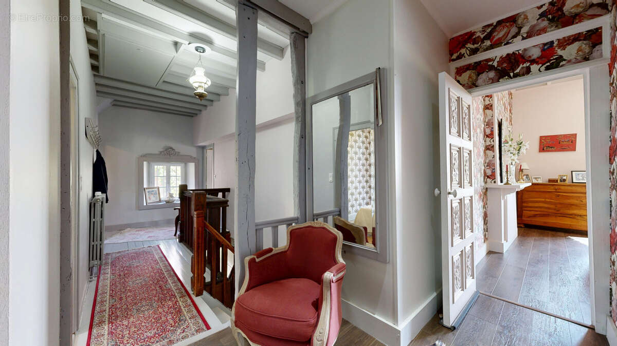Propriété de caractère du XVIIIᵉ siècle avec maison et dépendances - photo 18