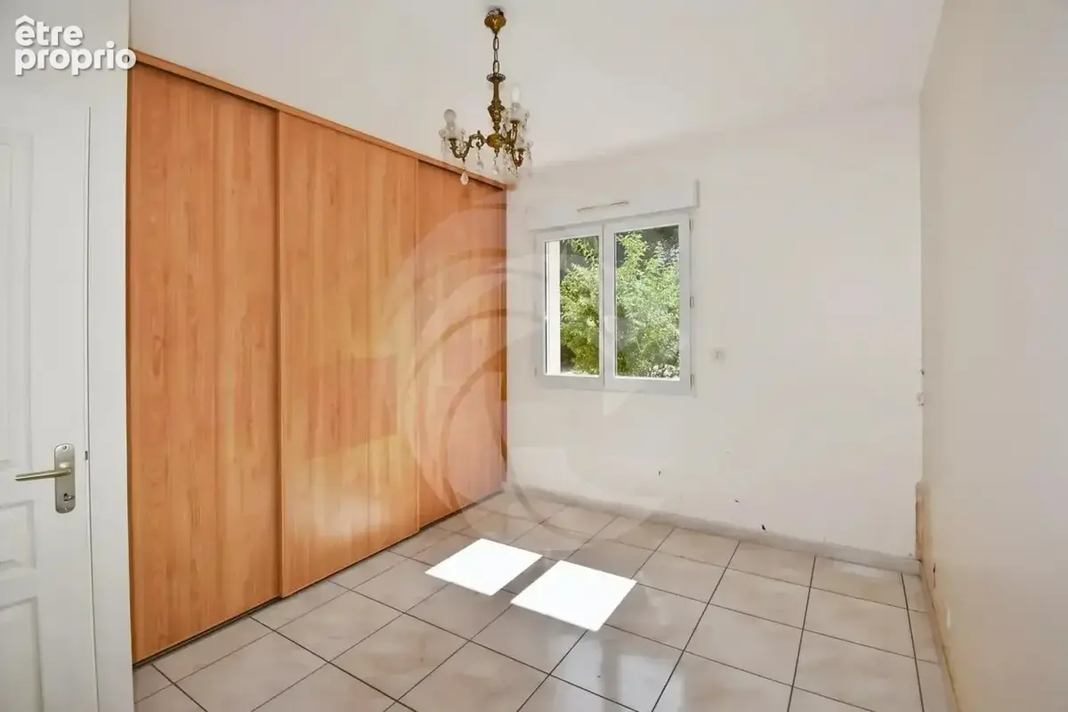 Maison T5 de 2003 avec sous-sol complet et grand terrain à Mirabel - photo 8