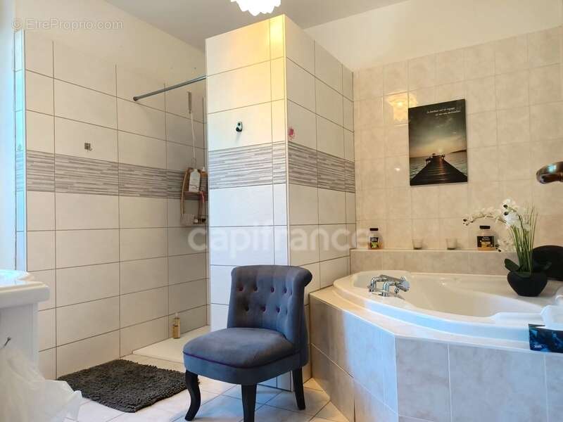 Maison à VILLECHETIVE