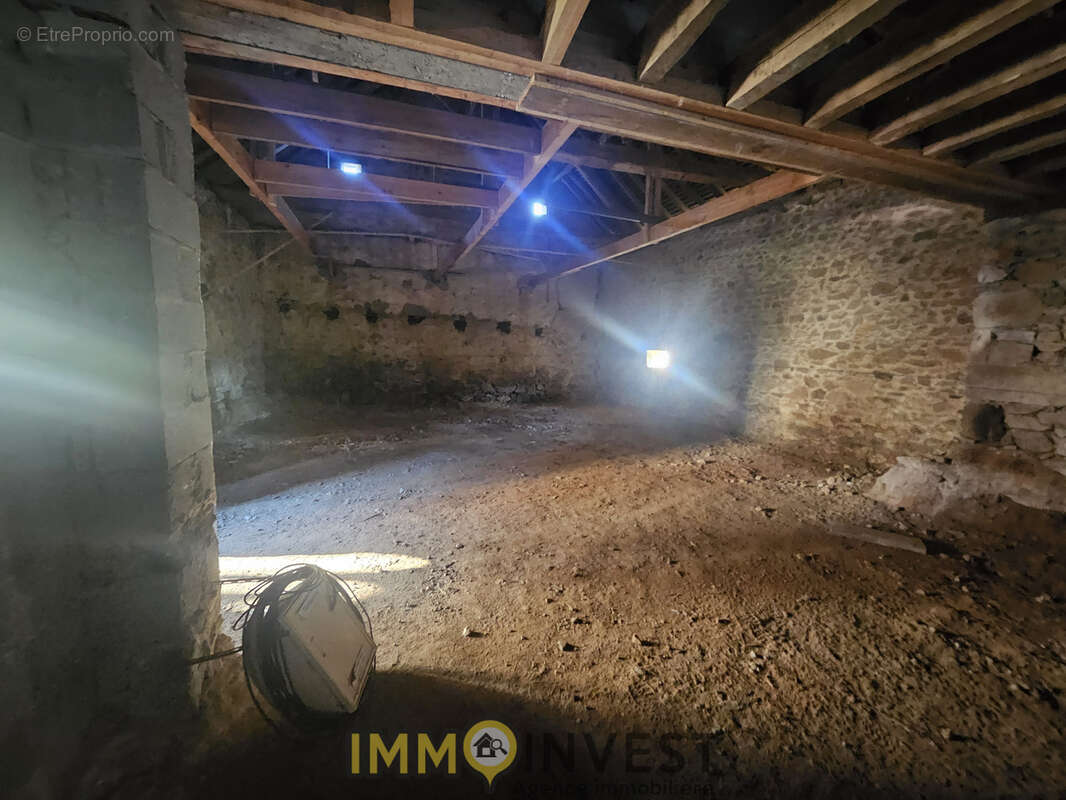 Maison à SAINT-HILAIRE-LES-PLACES