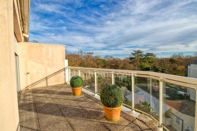Appartement à vendre 6 pièces 220 m2 La Genette - Dernier étage – Terrasse panoramique LA ROCHELLE (17) - photo 3