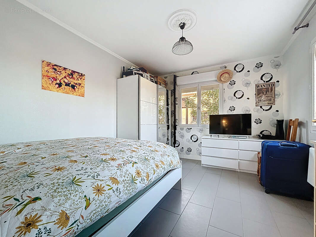 Maison à SAINT-PANTALEON-DE-LARCHE