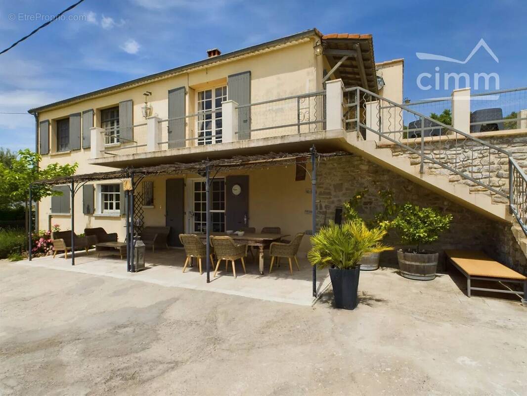 Maison à SAINT-BRES