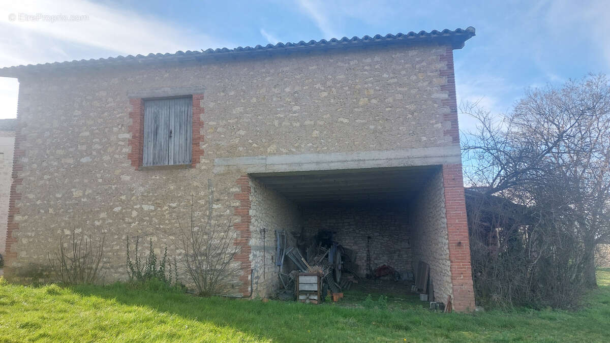 Maison à CAHUZAC-SUR-VERE