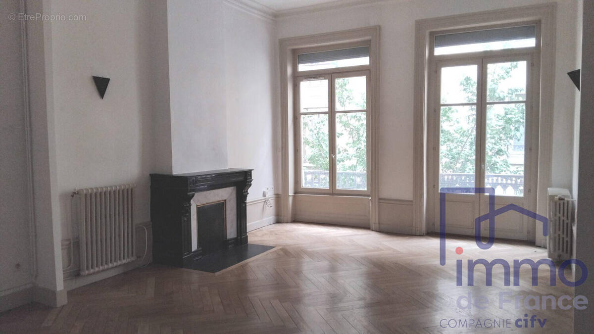Appartement à SAINT-ETIENNE