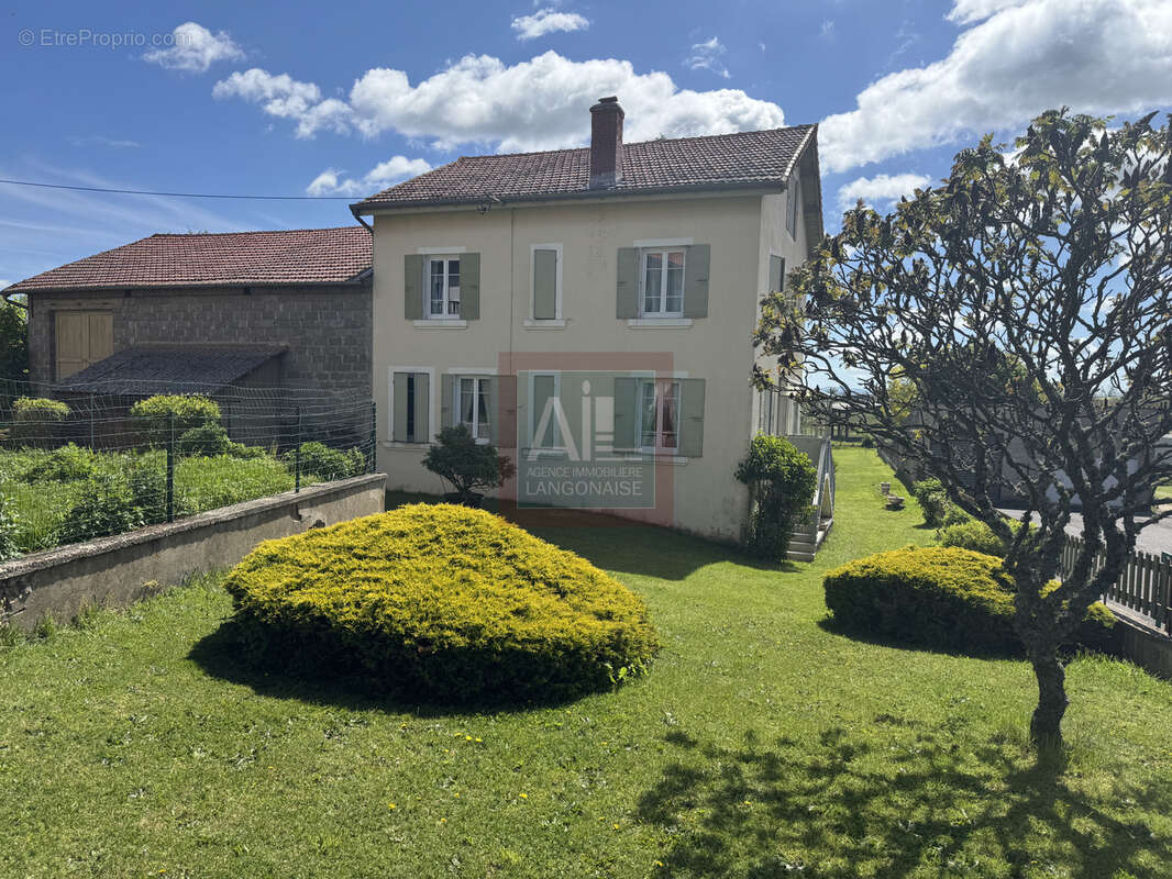 Maison à COSTAROS