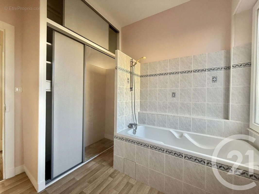 Appartement à MOULINS