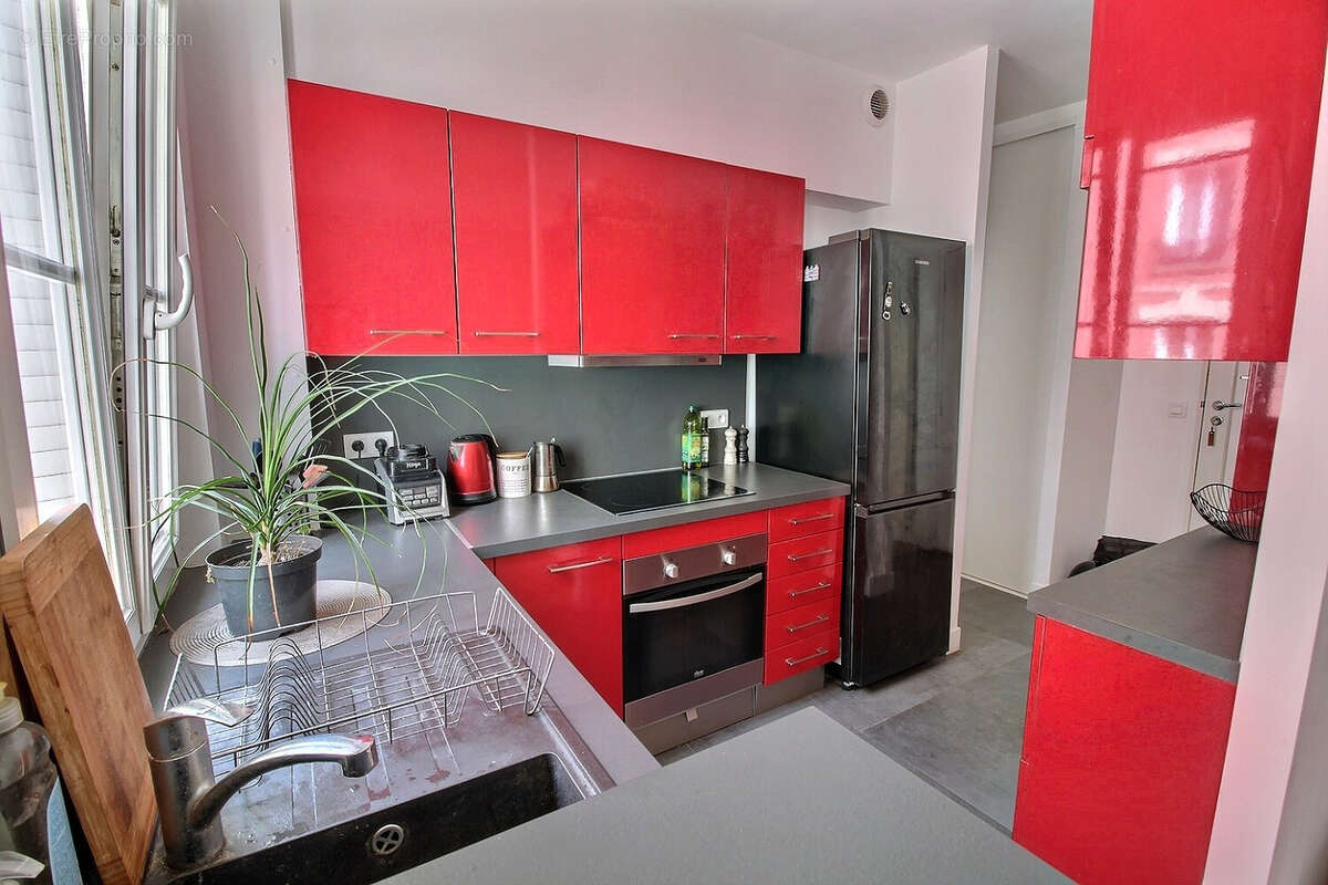 Appartement à LA GARENNE-COLOMBES