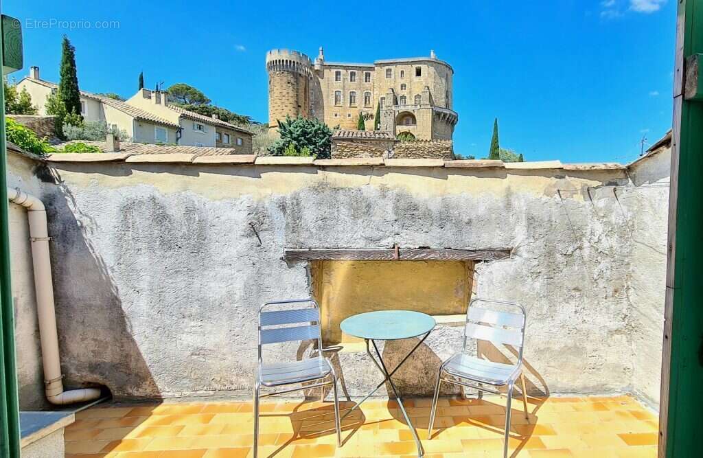 Maison à SUZE-LA-ROUSSE