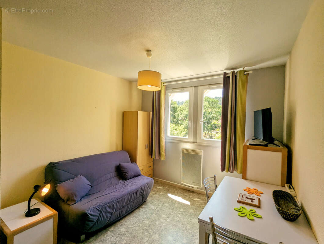 Appartement à LAMALOU-LES-BAINS