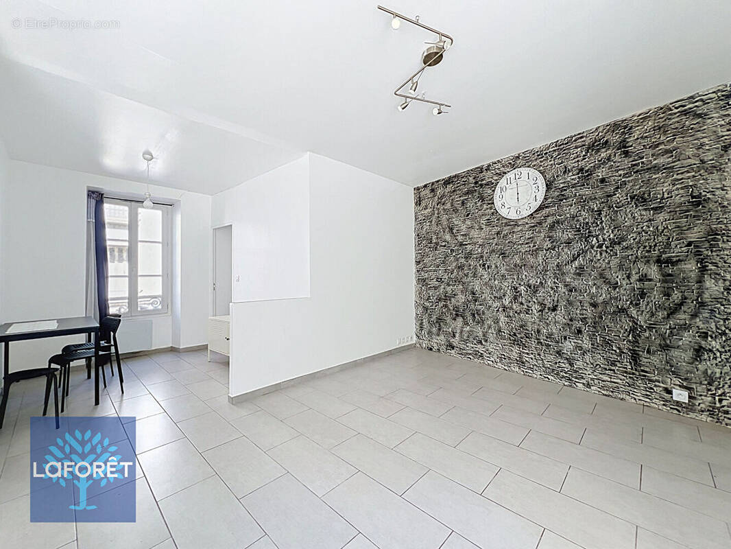 Appartement à CORBEIL-ESSONNES