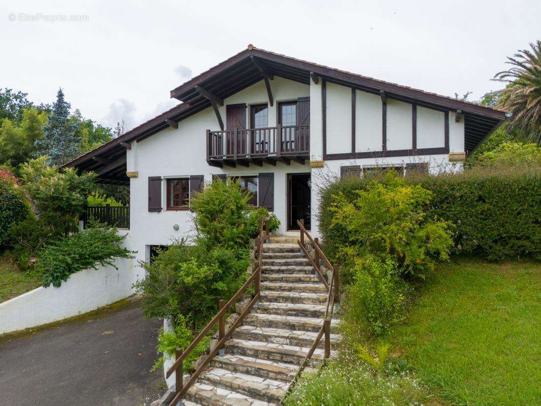 Maison T5 231 m² avec jardin et garage - photo 14